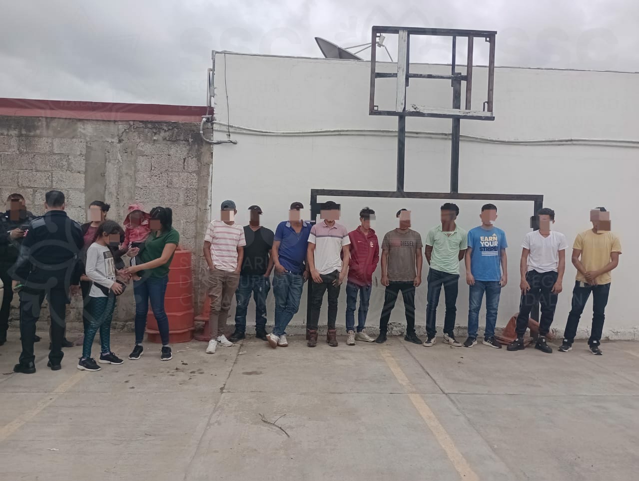 Asegura SSC en Huamantla a presunto traficante de personas y rescata a 15 migrantes hondureños